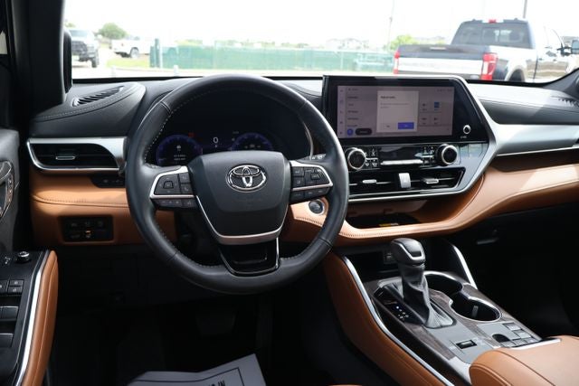 2024 Toyota Highlander Platinum