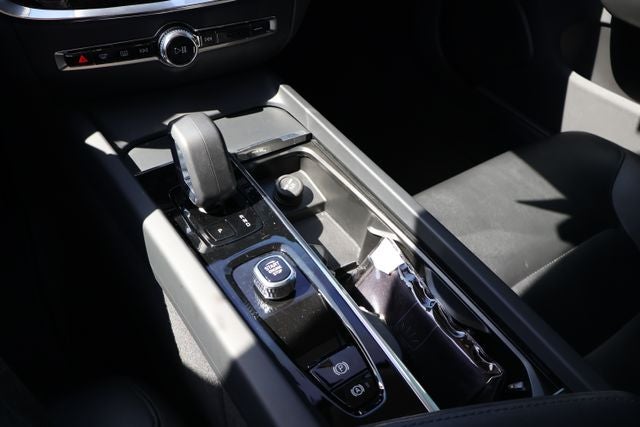 2024 Volvo S60 B5 Core Dark Theme