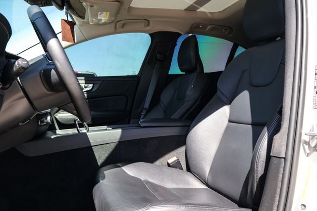 2024 Volvo S60 B5 Core Dark Theme