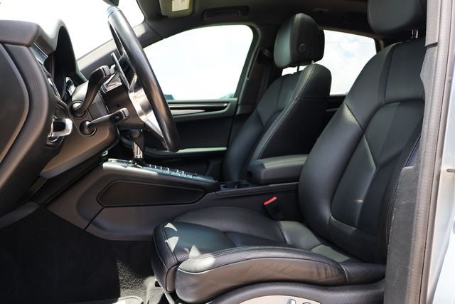 2020 Porsche Macan Base