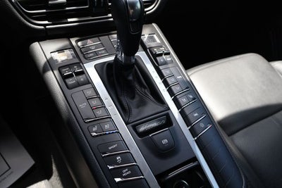 2020 Porsche Macan Base